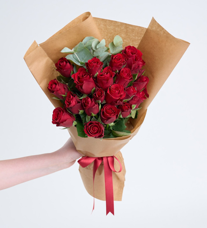 Kraft Buket Kağıdında 20'li Kırmızı Gül Buketi