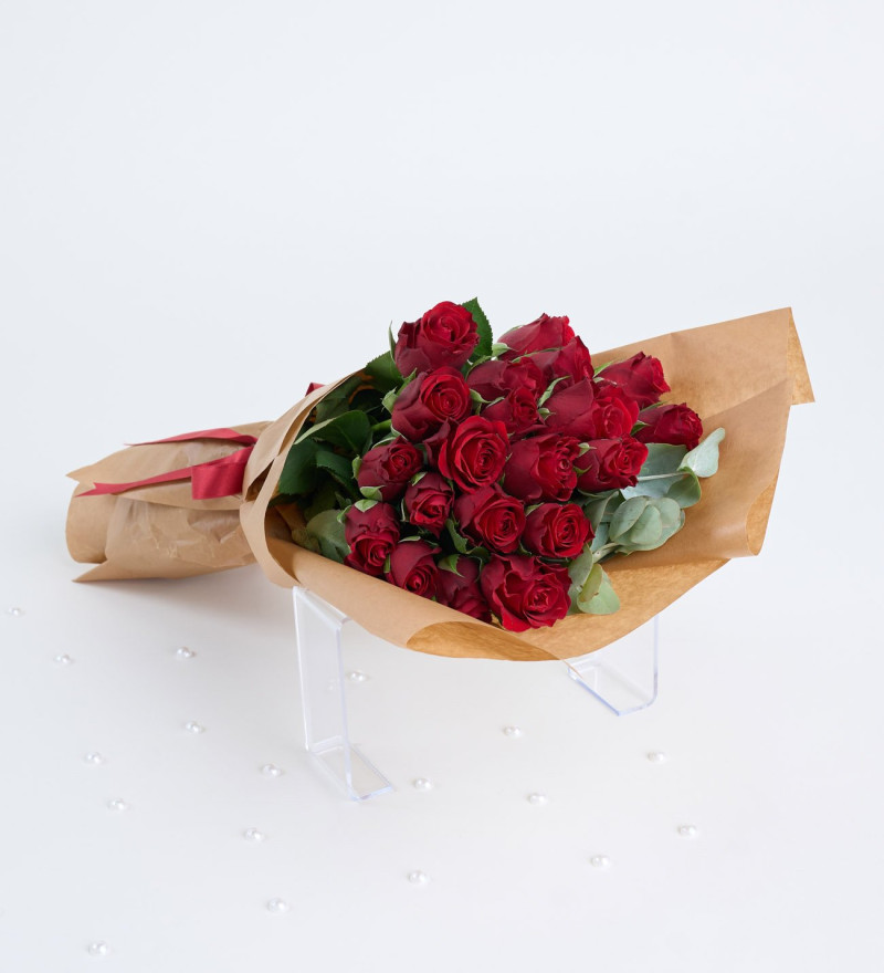 Kraft Buket Kağıdında 20'li Kırmızı Gül Buketi
